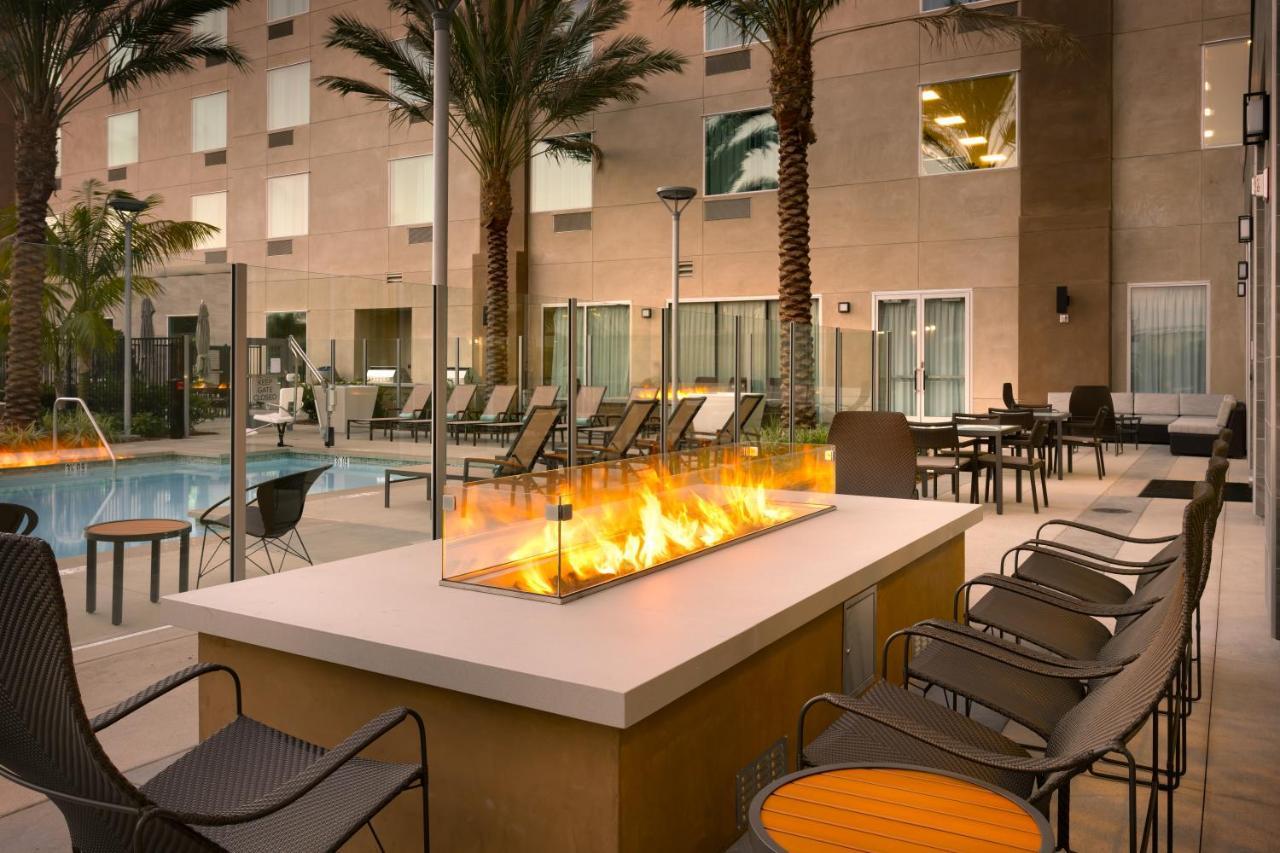 Courtyard By Marriott Los Angeles Lax/הות'ורן מראה חיצוני תמונה